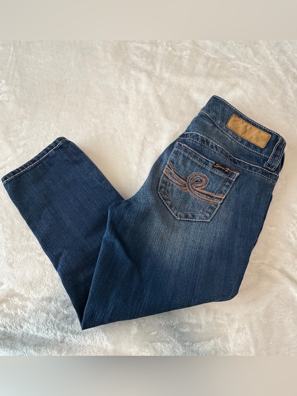 Dark Blue Women's Jeans with Embroidered Pocket
